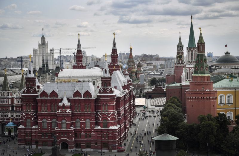 A view of the Kremlin and Red Square in downtown Moscow (Photo: ALEXANDER NEMENOV/AFP via Getty Images)