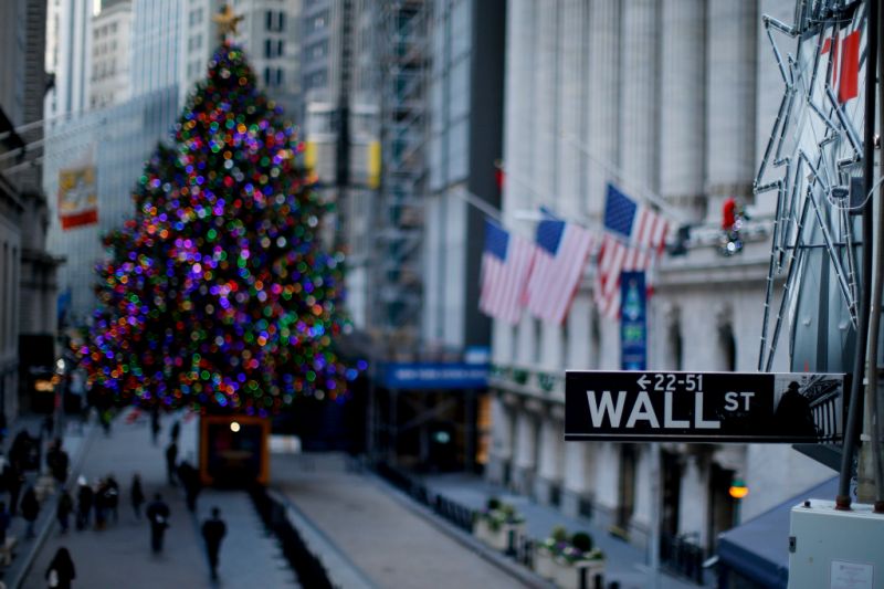 A street sign is seen near the New York Stock Exchange (NYSE) in New York, U.S.,December 27, 2018. REUTERS/Eduardo Munoz