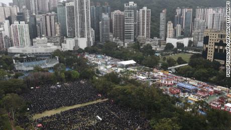 Hong Kong New Year&#39;s Day march called off after bricks and petrol bombs thrown 