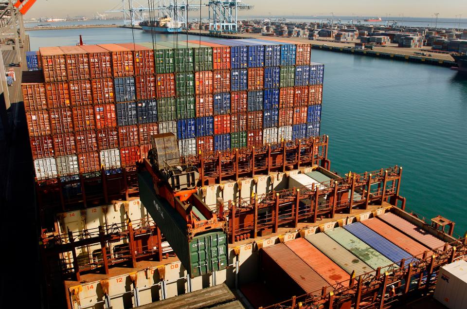 Los Angeles, Ca. – Shipping containers are offloaded from the container ship APL Singapore onto Ter