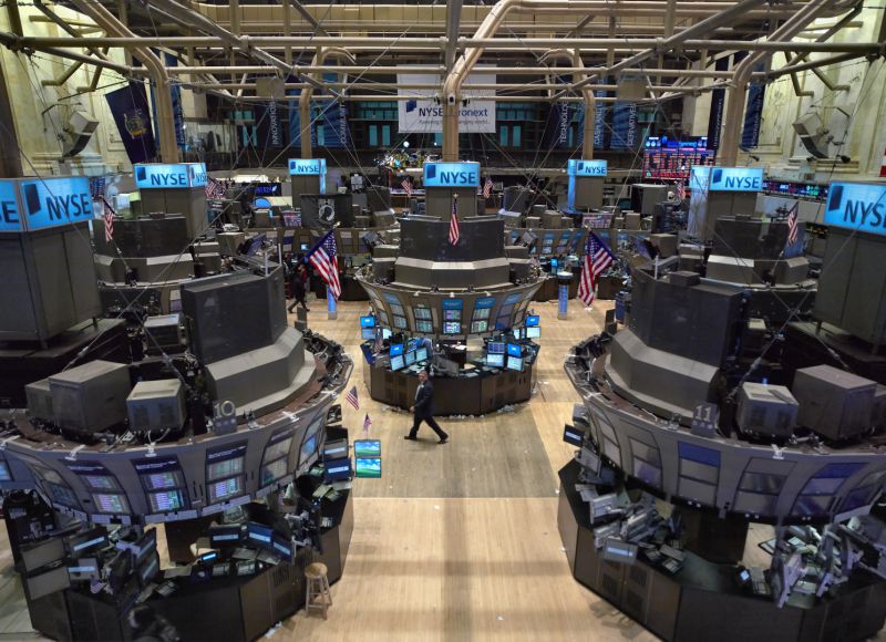 Traders on the floor of the New York Stock Exchange