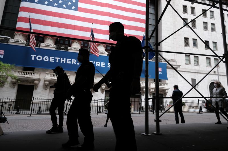 NEW YORK, NEW YORK - MAY 26: The New York Stock Exchange (NYSE) stands in lower Manhattan on the first day that traders are allowed back onto the historic floor of the exchange on May 26, 2020 in New York City. While only a small number of traders will be returning at this time, those that do will have to take temperature checks and wear face masks at all times while on the floor. The Dow rose over 600 points in morning trading as investors see economic activity in America picking up (Photo by Spencer Platt/Getty Images)