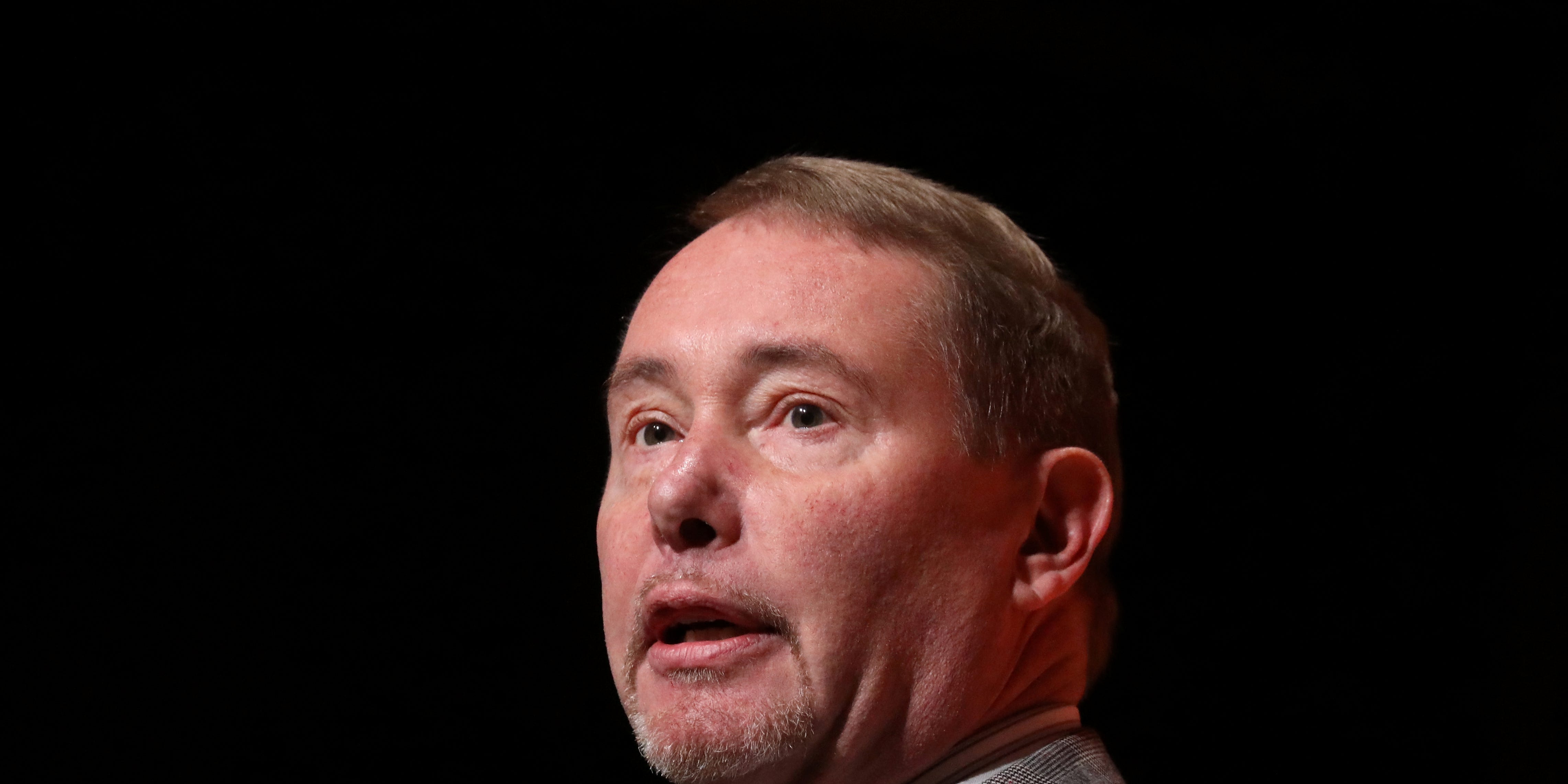 FILE PHOTO: Jeffrey Gundlach, CEO of DoubleLine Capital LP, presents during the 2019 Sohn Investment Conference in New York City, U.S., May 6, 2019. REUTERS/Brendan McDermid