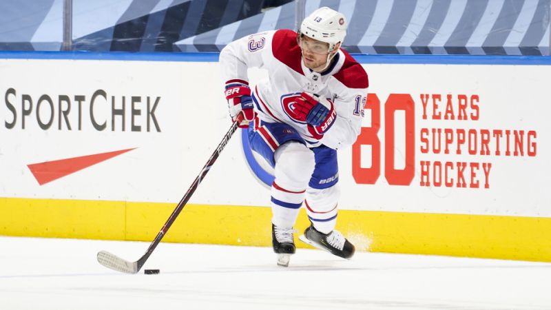 TORONTO, ONTARIO - AUGUST 14: Max Domi #13 of the Montreal Canadiens plays the puck against the Philadelphia Flyers during the second period in Game Two of the Eastern Conference First Round of the 2020 NHL Stanley Cup Playoff at Scotiabank Arena on August 14, 2020 in Toronto, Ontario. (Photo by Mark Blinch/NHLI via Getty Images)